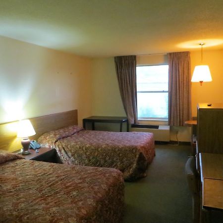 Hollywood Inn & Suites เกอร์นี ภายนอก รูปภาพ