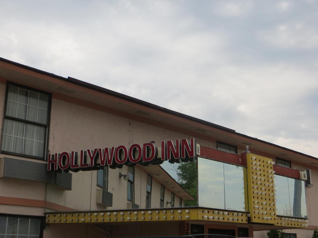 Hollywood Inn & Suites เกอร์นี ภายนอก รูปภาพ