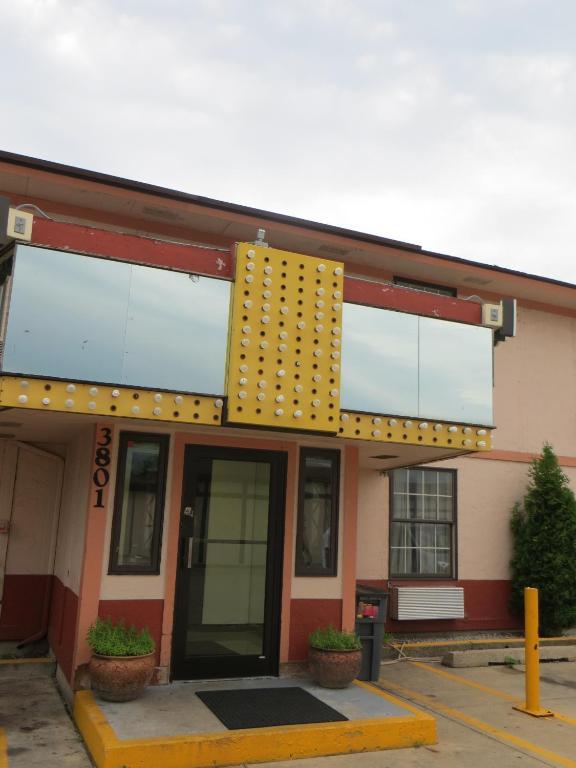 Hollywood Inn & Suites เกอร์นี ภายนอก รูปภาพ