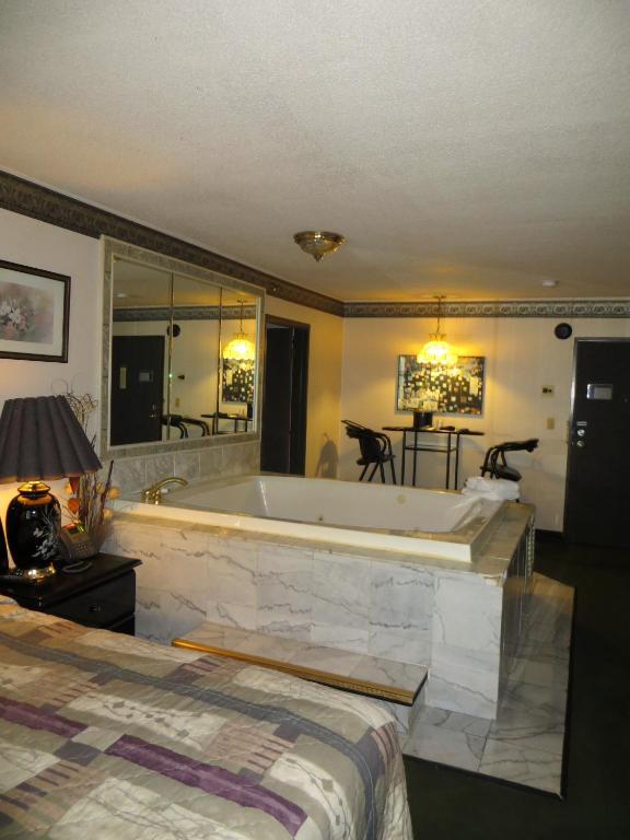 Hollywood Inn & Suites เกอร์นี ห้อง รูปภาพ