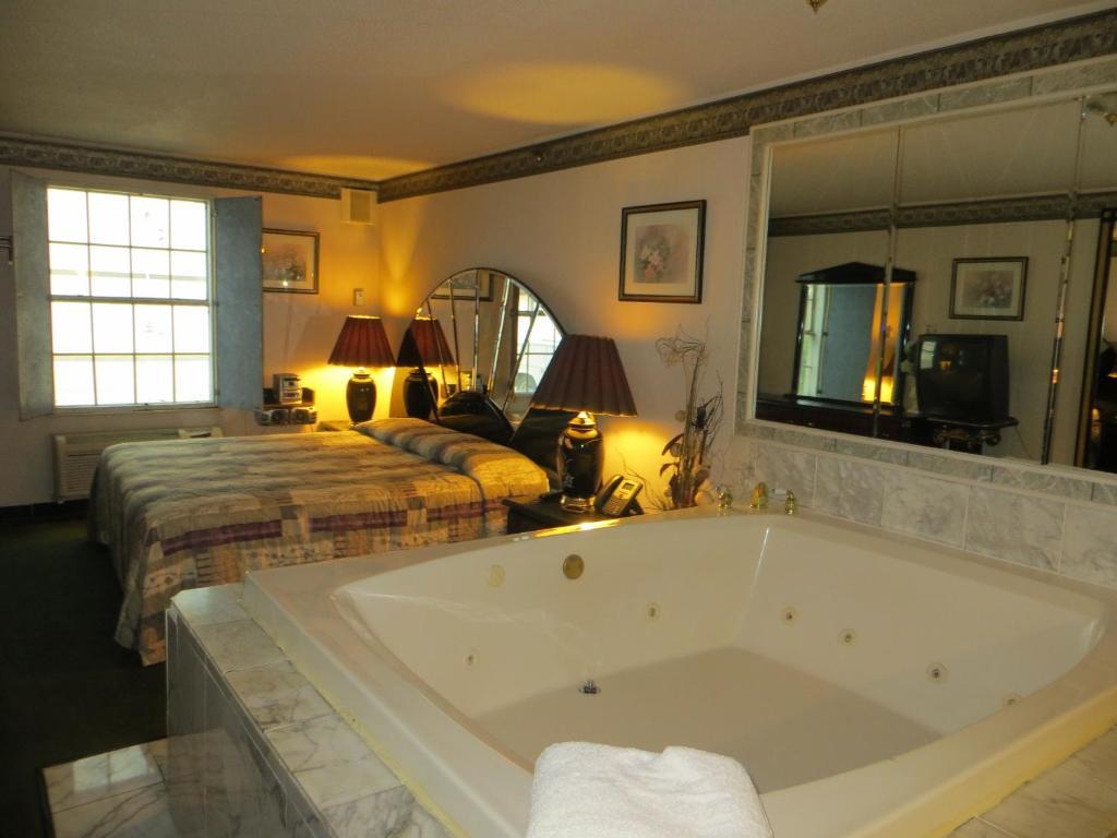 Hollywood Inn & Suites เกอร์นี ภายนอก รูปภาพ