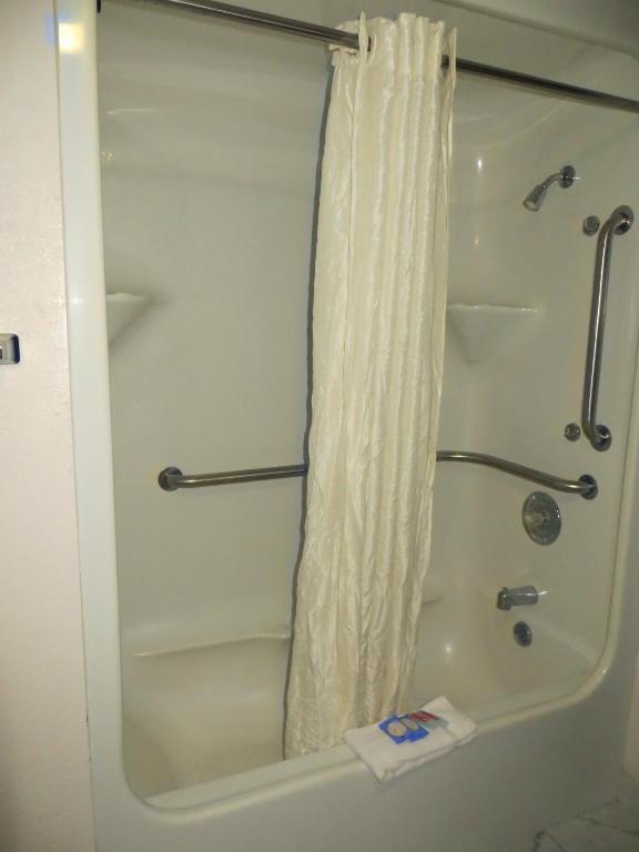Hollywood Inn & Suites เกอร์นี ภายนอก รูปภาพ